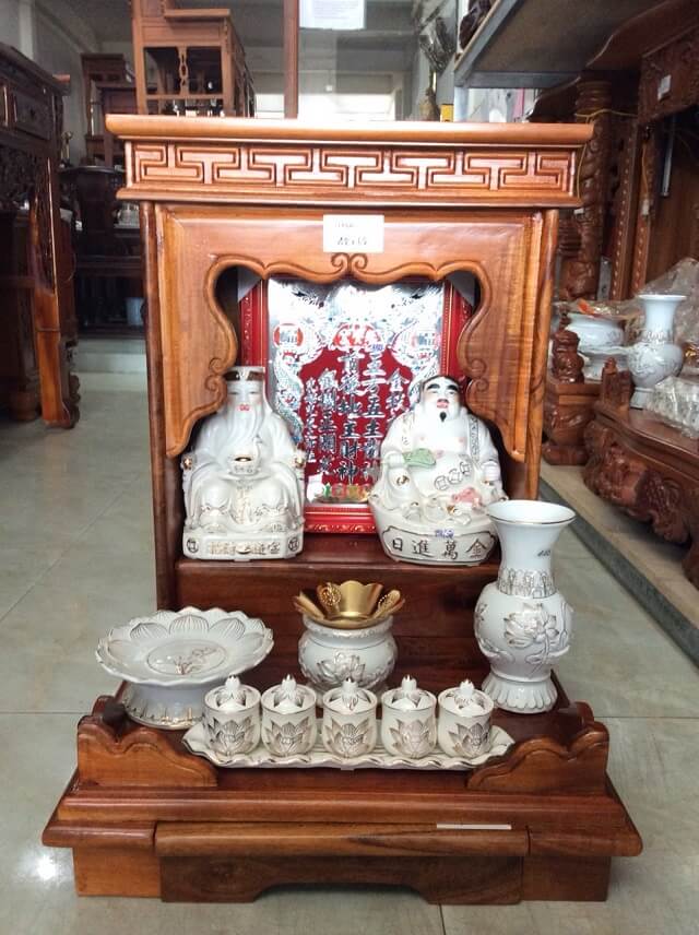 bàn thờ Thần Tài ở Đà Nẵng