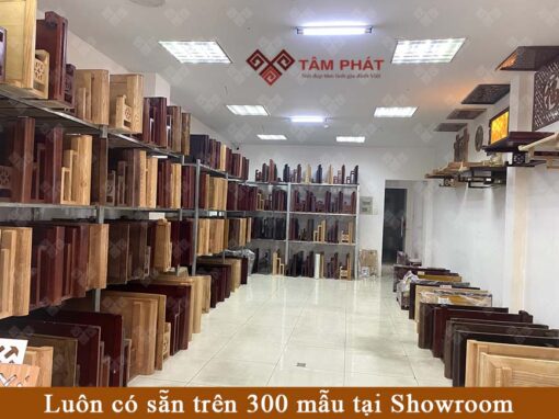 Showroom bàn thờ Tâm Phát luôn có sẵn trên 300 mẫu để Quý khách hàng lựa chọn
